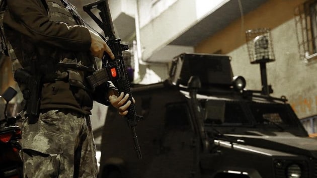 stanbul'da terr rgt DEA'a operasyon: 24 gzalt