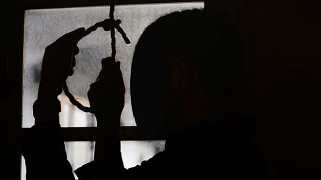 Pakistan'da ailesinin desteini alamayan milletvekili aday intihar etti