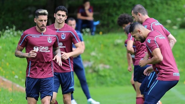 Yeni sezon hazrlklarn srdren Trabzonspor 5 eksikle alt