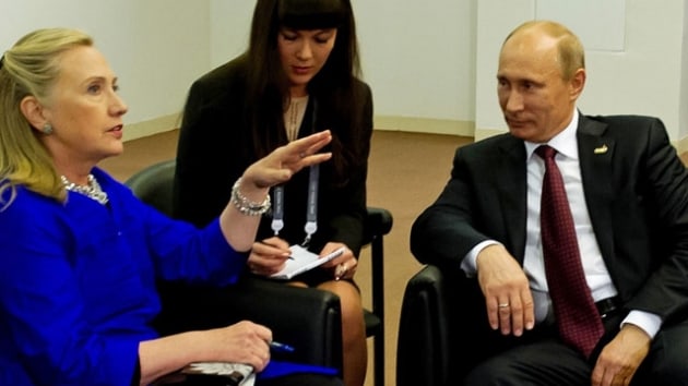 Clinton'dan Putin'e sulama: Demokrasinizin kalbine saldrd
