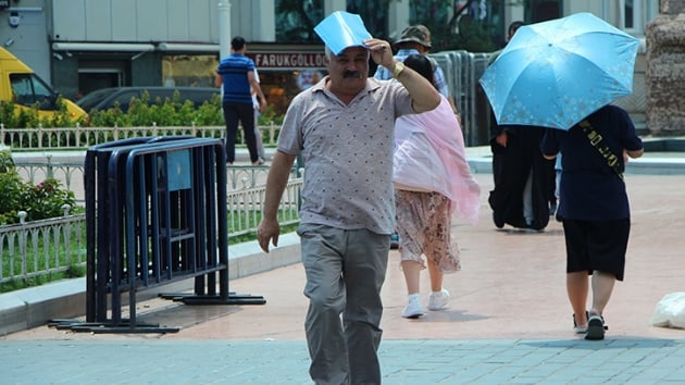 stanbul'da scak hava bunaltt, scaklk 33 dereceyi grd