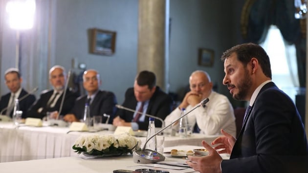 Ekonomistlerle srpriz grme sona erdi