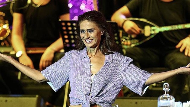 Yldz Tilbe Harbiye'de konser verdi