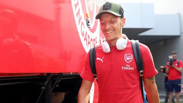 Unai Emery'den Mesut zil'e destek