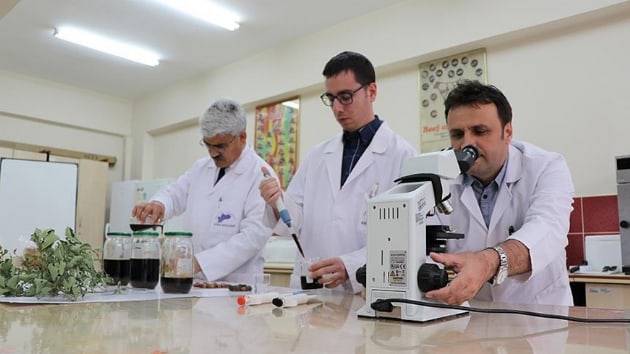 Pamukkale niversitesinde mee peliti ekstrakt zerinde yaplan bilimsel almayla beyaz etin raf mr 22 gne karld
