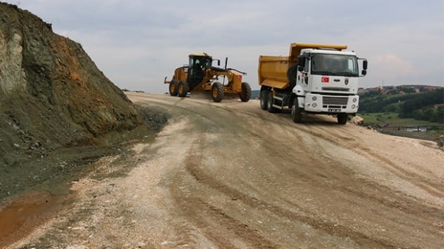 Trk askeri Kosova'da yol yapt      