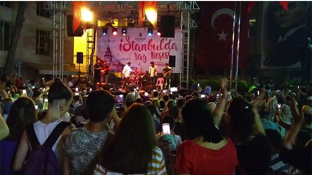 stanbulda Yaz Neesi Balad