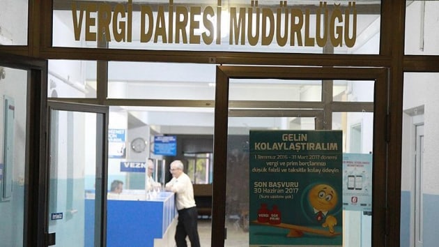 Vergi dairelerinde hafta sonu yaplandrma mesaisi