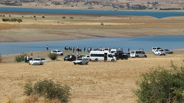 Diyarbakr'da baraj glne giren 4 kadn bouldu
