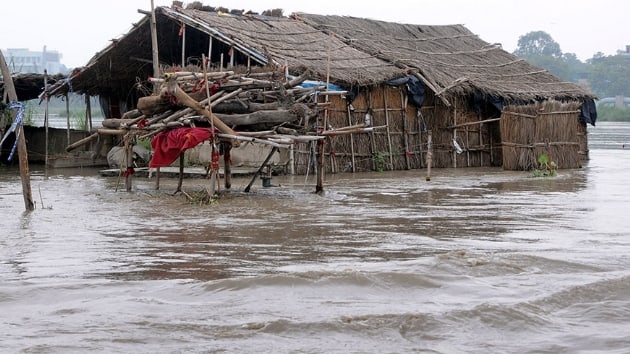 Hindistan'da iddetli ya: 64 l