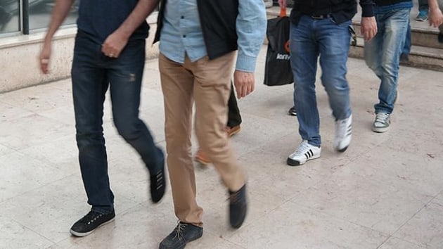 Sahte altnla dolandrclk yaptklar iddia edilen 8 pheli gzaltna alnd