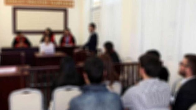 Battalgazi Polis Merkezi Amirliinde tartt polis memurunu baklayarak ldrd iddiasyla gzaltna alnan sivil memur, karld mahkemece tutukland