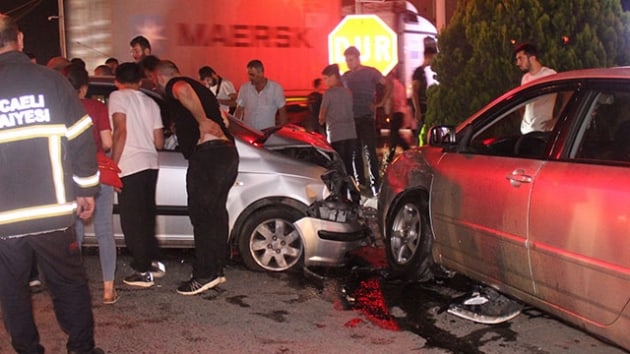 Kocaeli'de zincirleme trafik kazas: 6 yaral