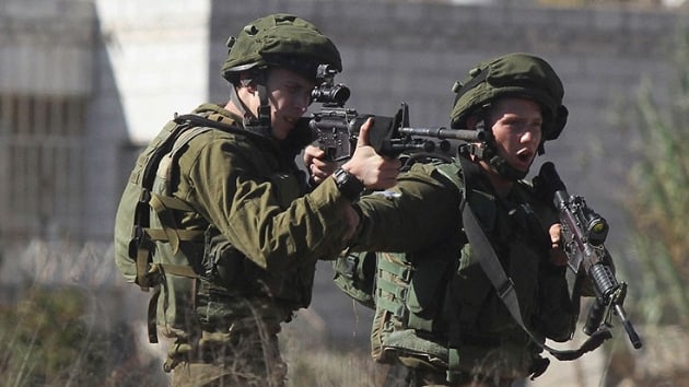 'srail askerleri Filistinlilere 'kemii toza eviren' kurunlarla saldryor'
