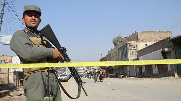Afganistan'da yol kenarnda bomba patlad: 11 l