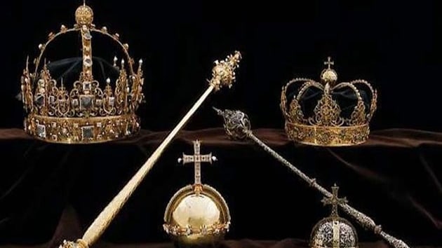 sve kral ve kraliesinin tac alnd 