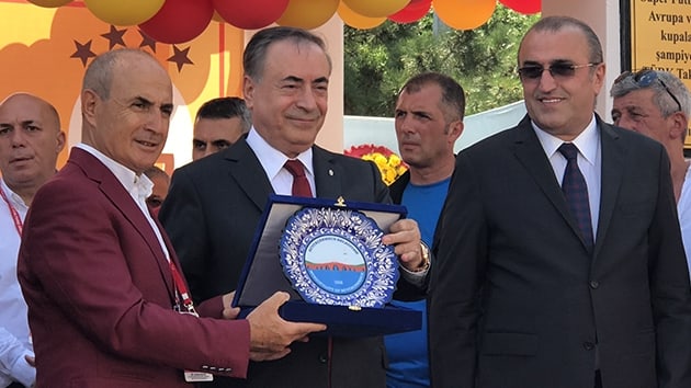 Mustafa Cengiz taraftarn Andre Silva ve Emre Akbaba isteklerini onaylad