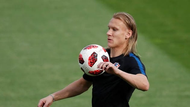 Vida Arsenal'e Mustafi Galatasaray'a