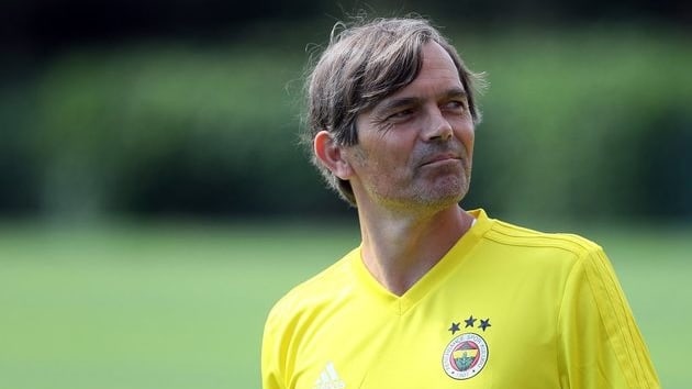 Phillip Cocu, Benfica manda Mathieu Valbuena'y ilk 11'de oynatacak