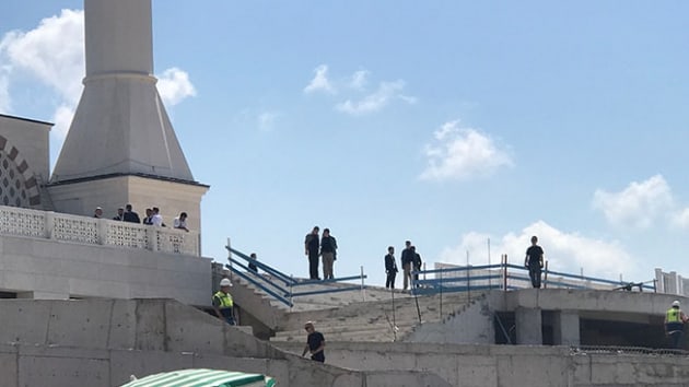 Bakan Erdoan, amlca Camii inaatnda incelemelerde bulundu