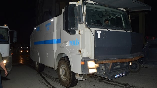 Hakkari'de hastane nndeki i yerlerinde kan yangna TOMA'l mdahale 