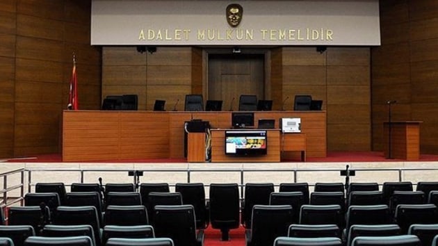 Szde ''Deniz Kuvvetleri Yaplanmas''nn mahrem imam konumundaki 14 sivilin de aralarnda bulunduu 42'si tutuklu 52 sann yargland davada, tm tutuklu sanklarn tahliye talebi reddedildi