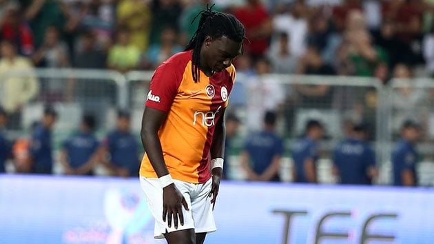 Gomis Galatasaray'da kalp savamaya karar verdi