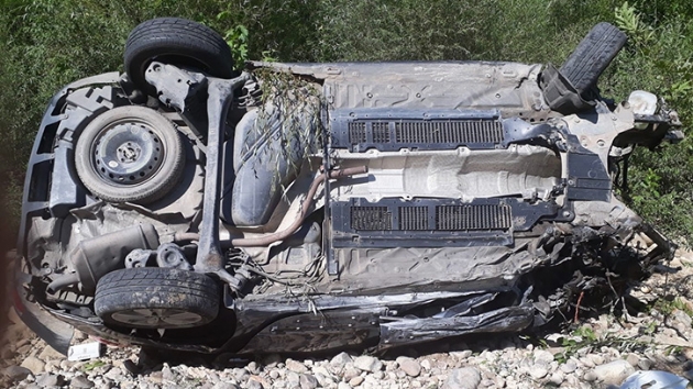 arampole yuvarlanan otomobilden sa ktlar