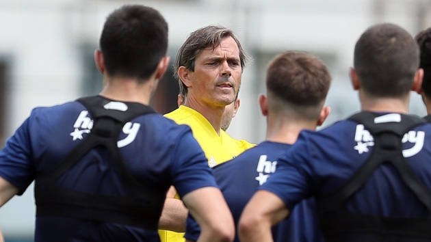 Phillip Cocu'dan Valbuena, Giuliano ve Dirar'a fra: Kendinize gelin