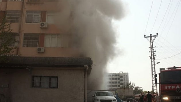 Antalya'da 3 katl bir evde yangn kt