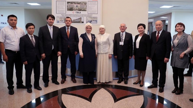 Emine Erdoan, Bikek Krgz-Trk Dostluk Hastanesi'ni ziyaret etti