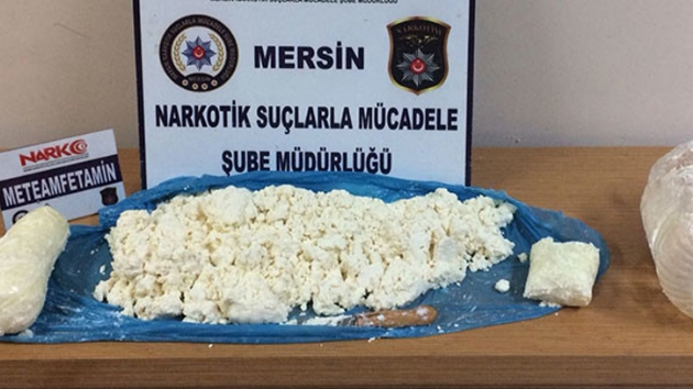 Yolcunun peynir bidonundan metamfetamin ele geirildi