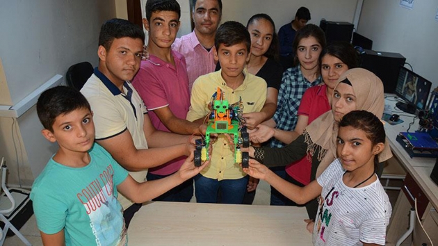 anlurfal renciler robot tasarlad