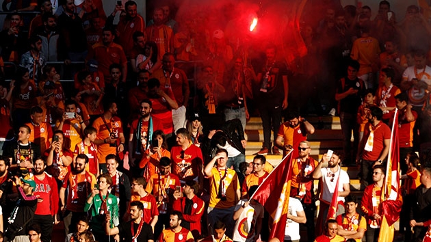 Galatasaray taraftarndan Schalke deplasmanna byk ilgi