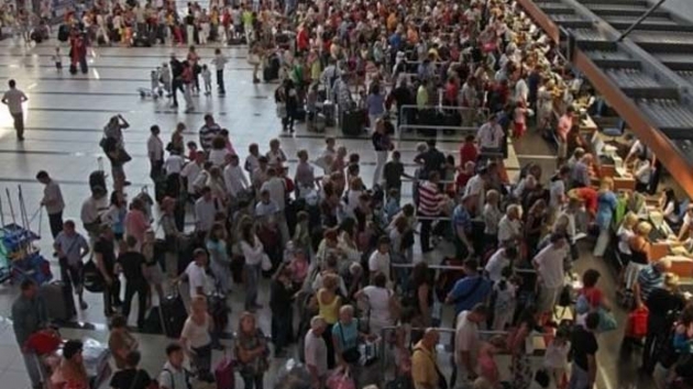 Antalya'ya gelen turist says 9 milyon 666 bin 859'a ykseldi
