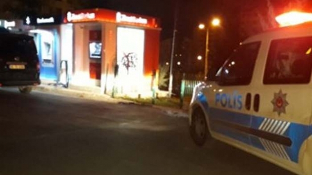 Ankarada bankamatiklerden hrszlk yapmaya alan 3 kii, polis ekipleri tarafndan sust yakaland