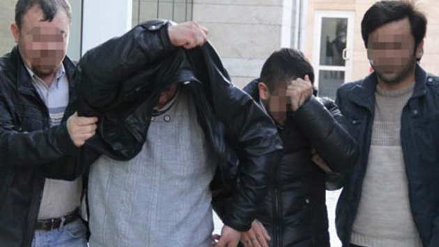 Samsun'da dzenlenen uyuturucu operasyonlarnda gzaltna alnan 5 pheliden 2'si tutukland
