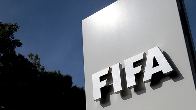 FIFA'nn kiralk oyuncu transferinde kstlamaya gidecei iddia edildi