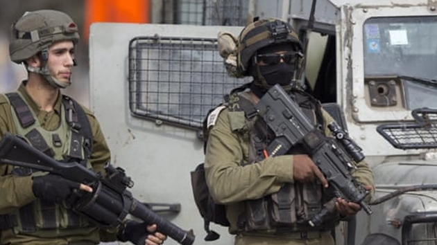 Katil srail askerleri Gazze snrnda biri ocuk 3 Filistinliyi ehit etti