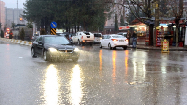 Kastamonu'da saanak nedeniyle baz yollar trafie kapatld