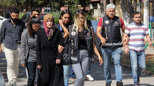 Ankara Emniyeti'ndeki FET'c polis elerinin ablas Adana'da yakaland 
