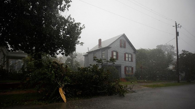 Florence kasrgasnn vurduu Kuzey Carolina felaket blgesi ilan edildi