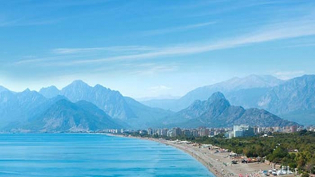 Antalya'ya gelen turist says 10 milyonu at