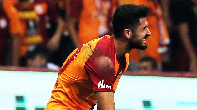 Galatasaray'da Emre Akbaba'nn sakatl korkuttu