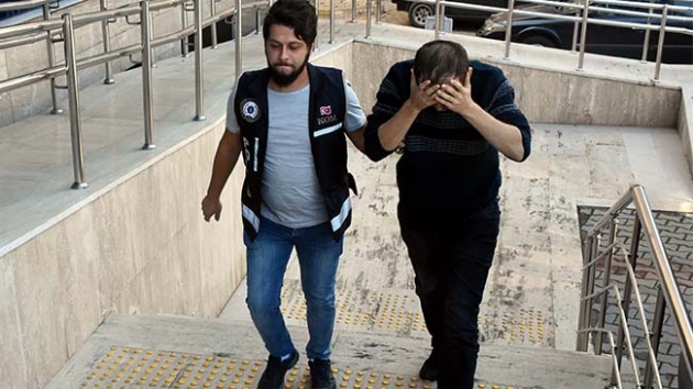 Manisa merkezli FET operasyonunda 8 pheli gzaltna alnd