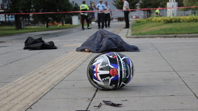 Samsun'da halk otobs ile motosikletin arpmas sonucu 2 kii hayatn kaybetti