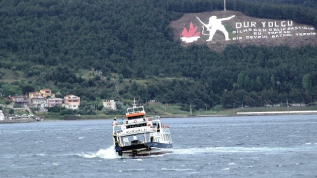 anakkale'de baz feribot seferleri iptal edildi