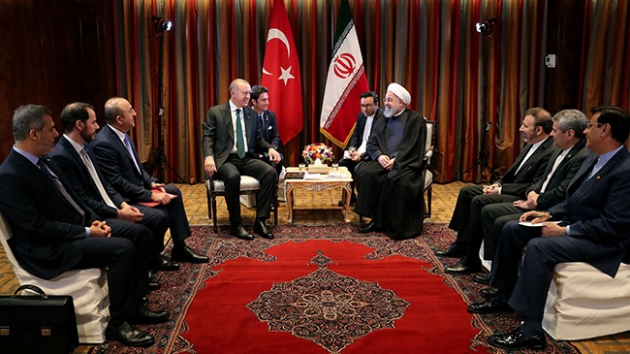 Bakan Erdoan, ran Cumhurbakan Ruhani ile grt 