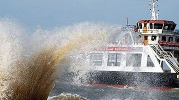 Gkeada-Kabatepe feribot seferleri frtna uyars nedeniyle iptal edildi