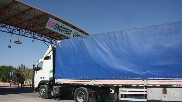 BM yardm konvoyu Kilis'in ncpnar Snr Kaps'ndan Suriyeye gei yapt
